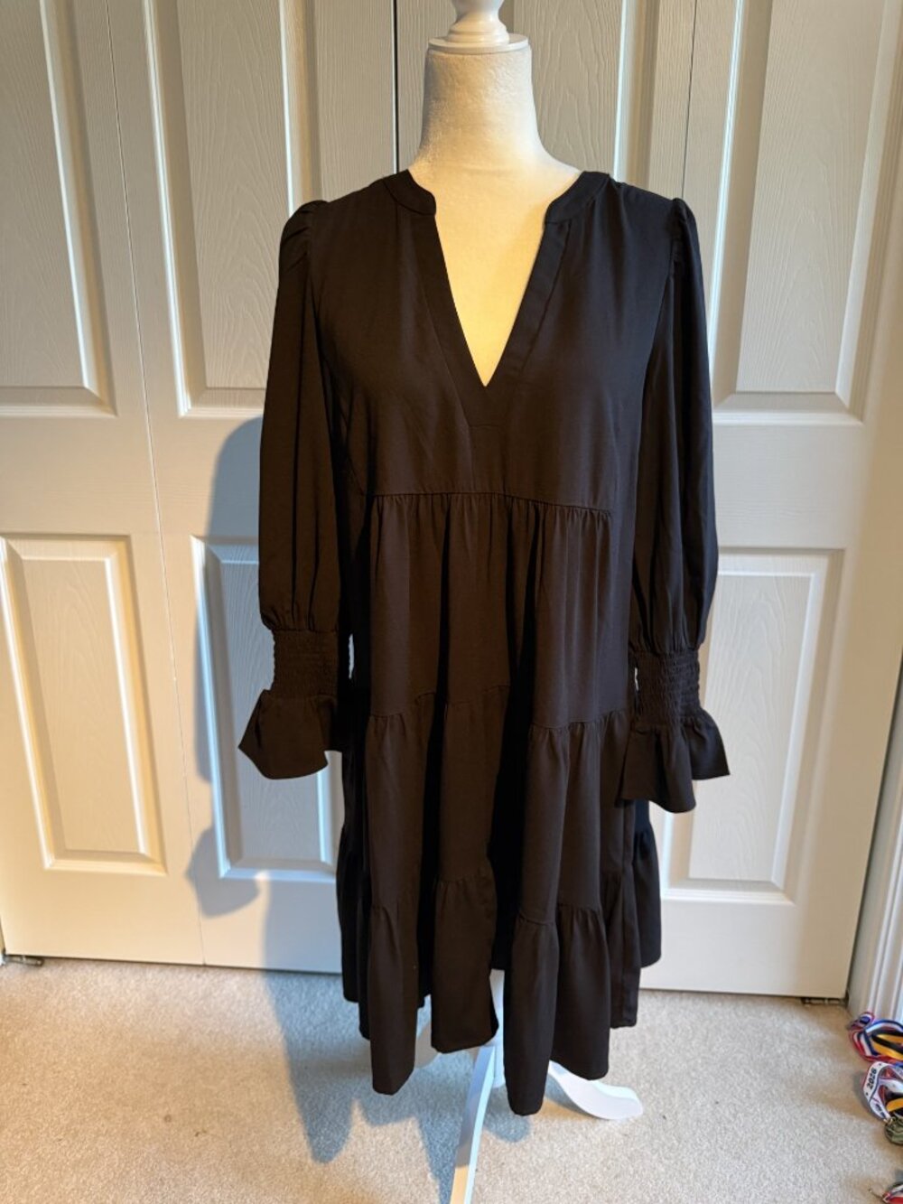Pomander Place by Tuckernuck Crepe Kenzo Dress Women Medium Black V-Neck Tiered - Picture 2 of 14